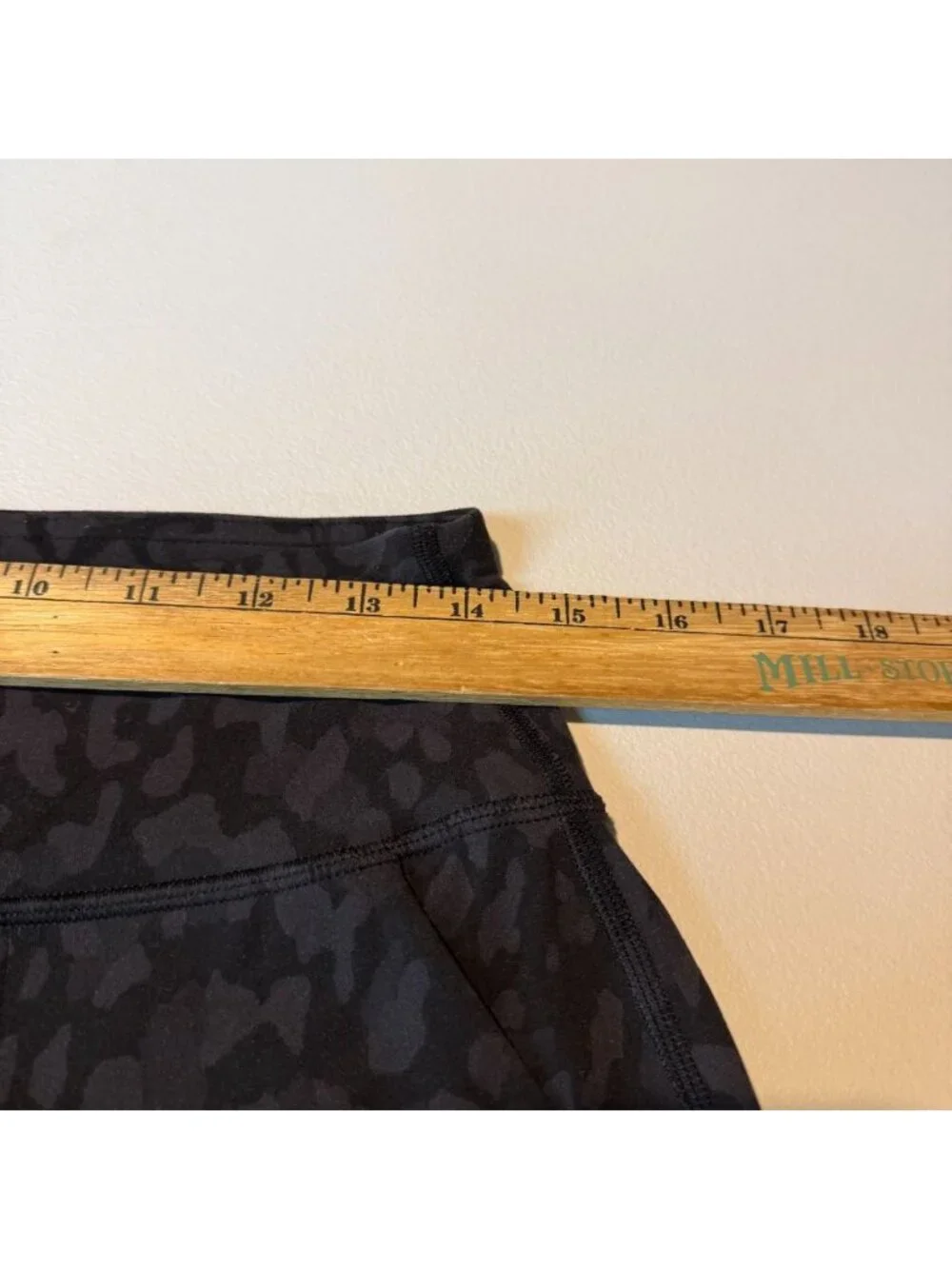 Lululemon Women 10 Align Jogger Pant Gray Leopard Stretch Athletic Active Nulu